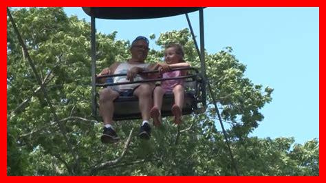 شاهد ماذا حدث طفل ينزلق في حديقة حيوان والتقطه غوريلا شاهد ماذا حدث طفل ينزلق في حديقة حيوان والتقطه غوريلا