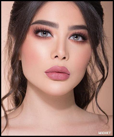 ما هي أفكار مكياج مبتكرة باستخدام ألوان الباستيل؟