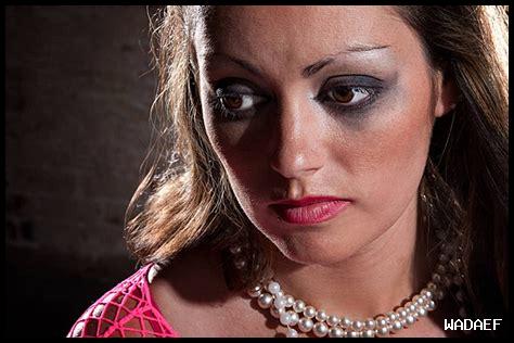 ما هي الخامات المستخدمة في أزياء البانك روك؟