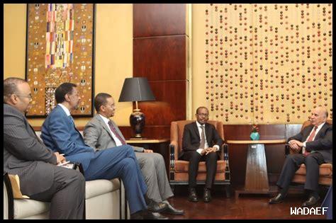 وزير خارجية مصر: اتصالات مكثفة لوقف التصعيد وعدم انزلاق المنطقة لحرب إقليمية وزير خارجية مصر: اتصالات مكثفة لوقف التصعيد وعدم انزلاق المنطقة لحرب إقليمية