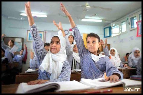 ما هو تأثير السياسات الحكومية على ارتداء الحجاب في المدارس