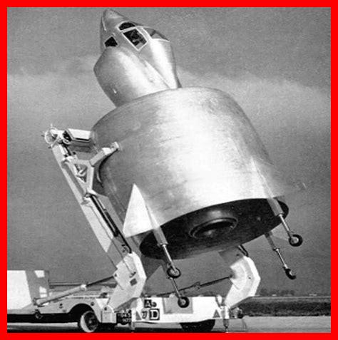 طائرة غريبة طائرة غريبة