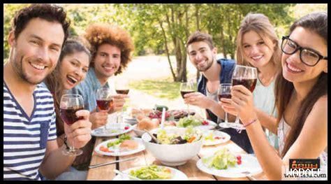 كيف تحافظ على العلاقات مع الأصدقاء السابقين كيف تحافظ على العلاقات مع الأصدقاء السابقين